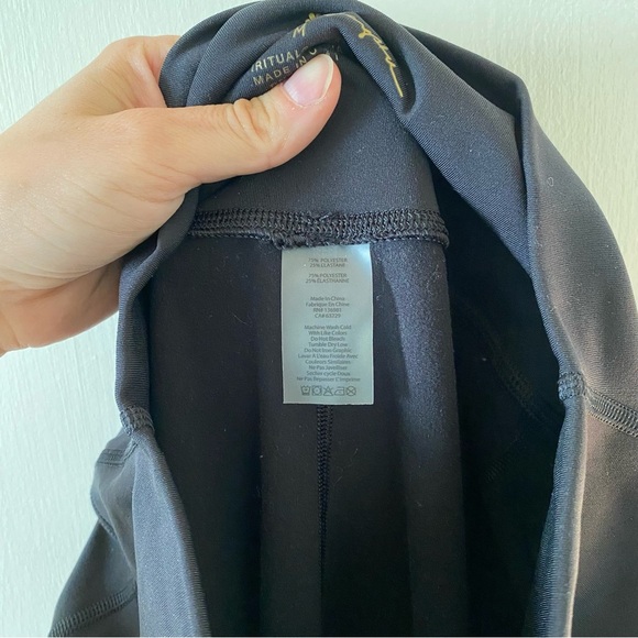 SPIRITUAL GANGSTER Nova Warm Core Pocket Legging - Picture 9 of 10